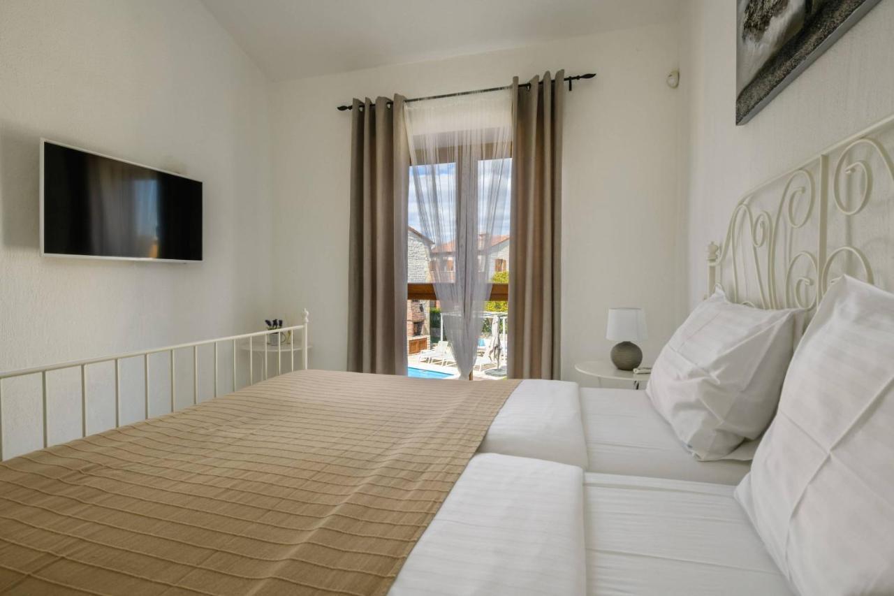 Paradis Villa Stone Queen With Heated Pool Butkovići Eksteriør billede