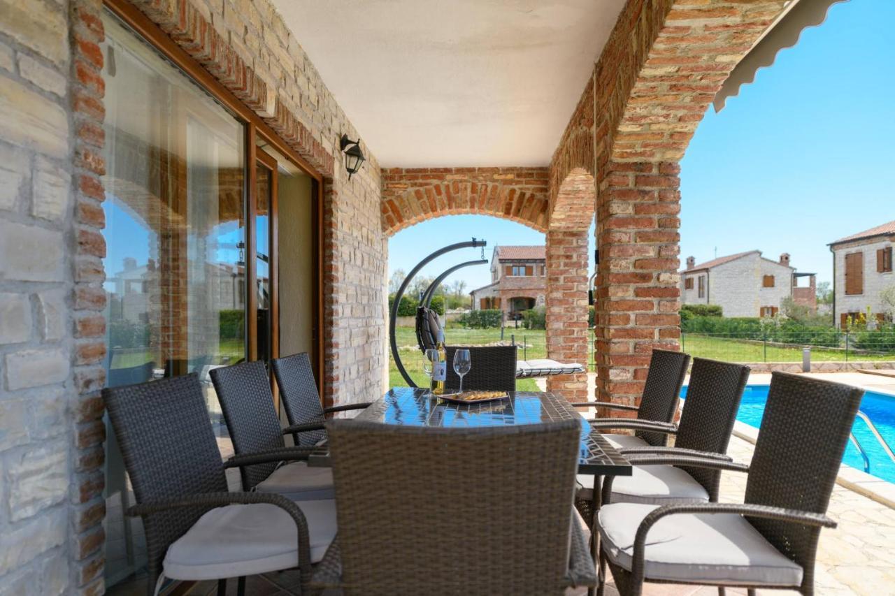 Paradis Villa Stone Queen With Heated Pool Butkovići Eksteriør billede