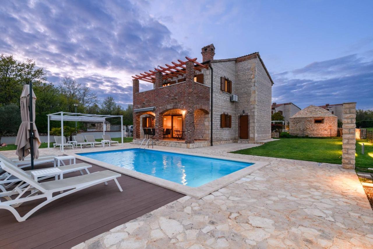 Paradis Villa Stone Queen With Heated Pool Butkovići Eksteriør billede
