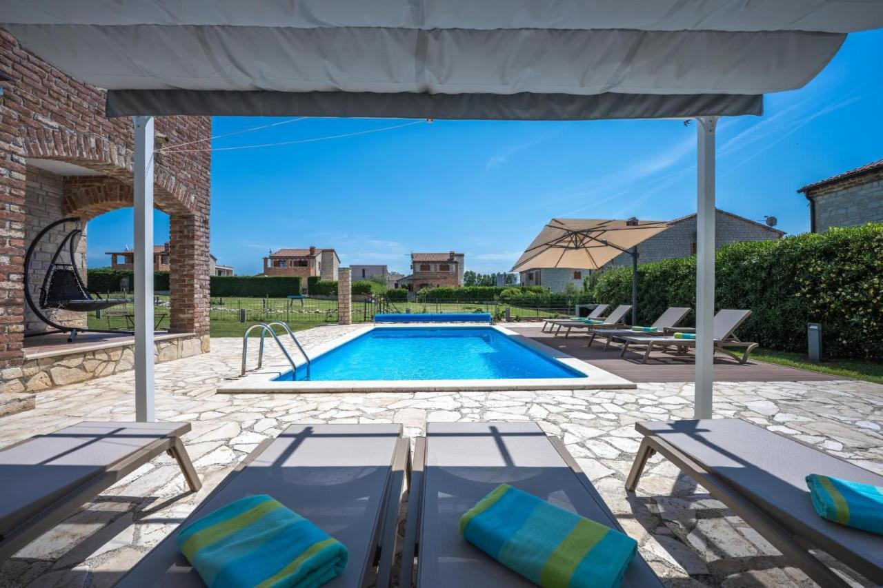 Paradis Villa Stone Queen With Heated Pool Butkovići Eksteriør billede