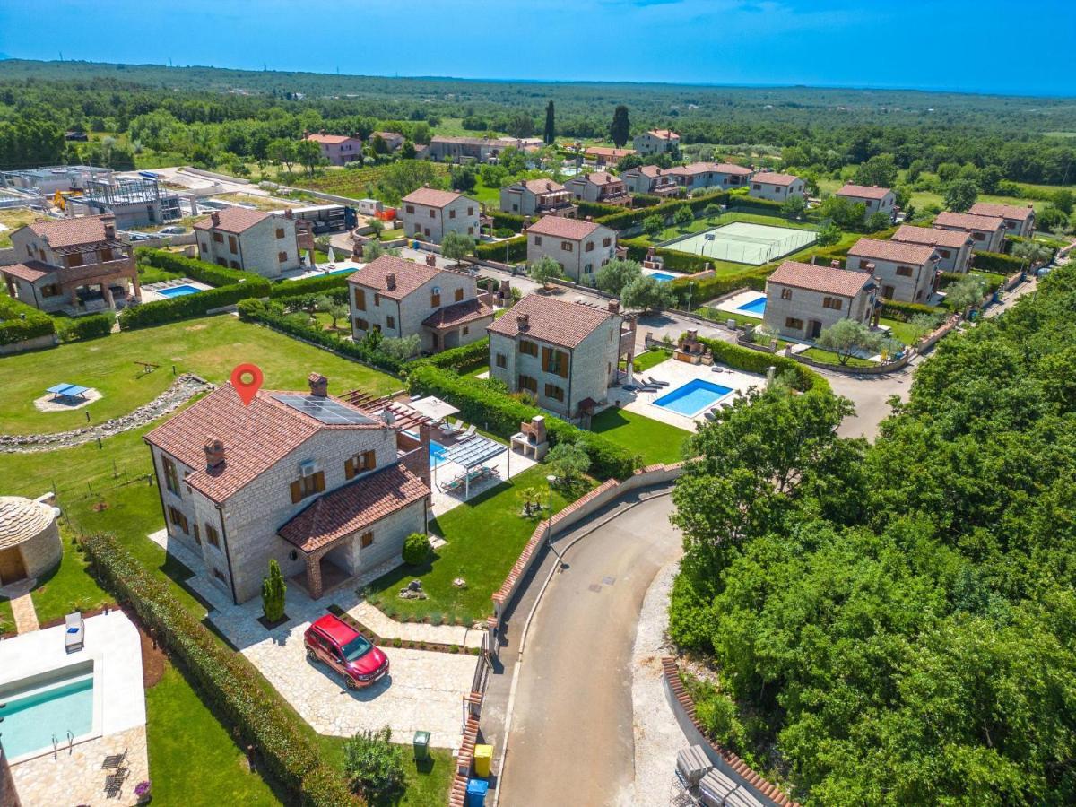 Paradis Villa Stone Queen With Heated Pool Butkovići Eksteriør billede