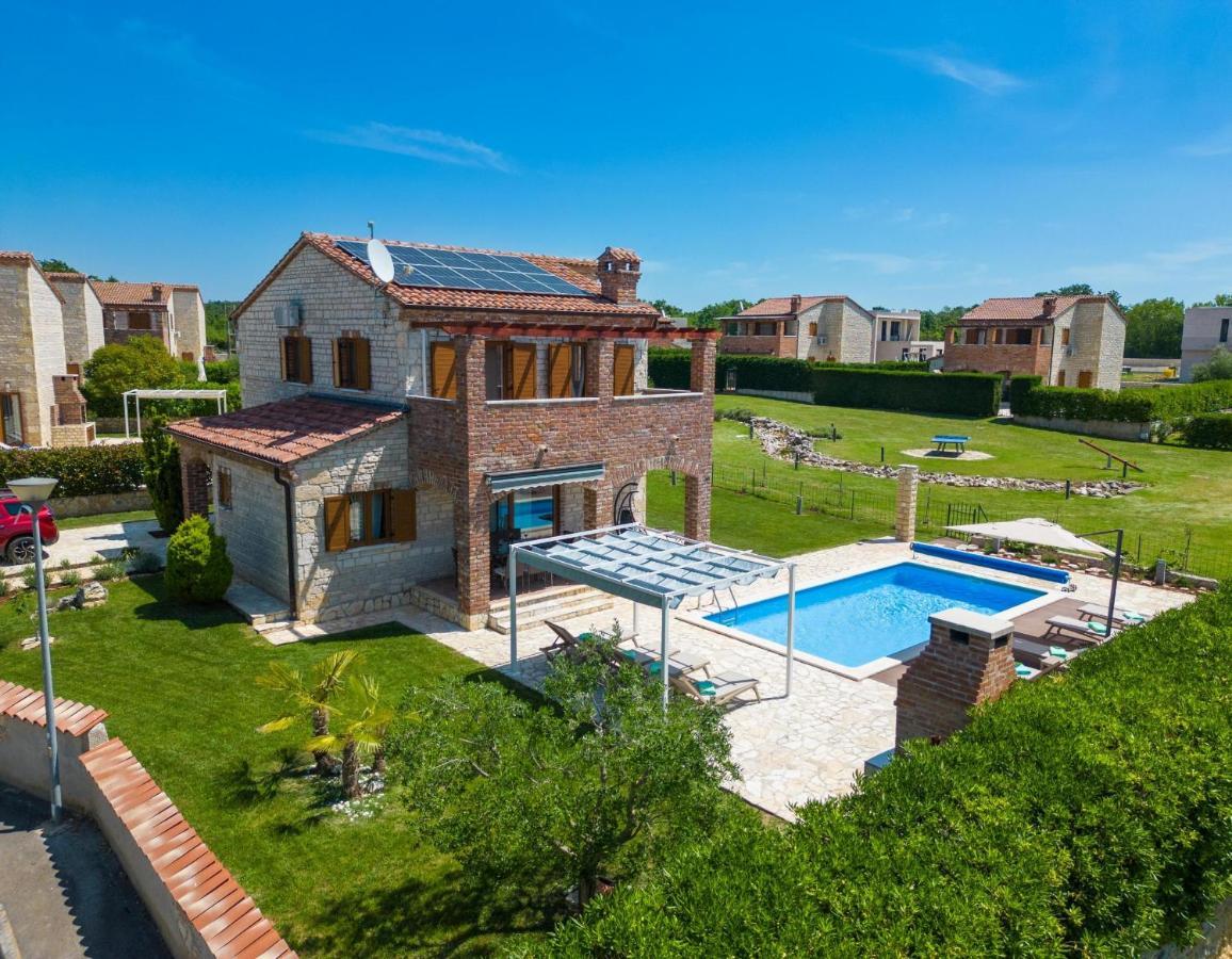 Paradis Villa Stone Queen With Heated Pool Butkovići Eksteriør billede